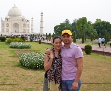 Couple in the gardens of the Taj Mahal